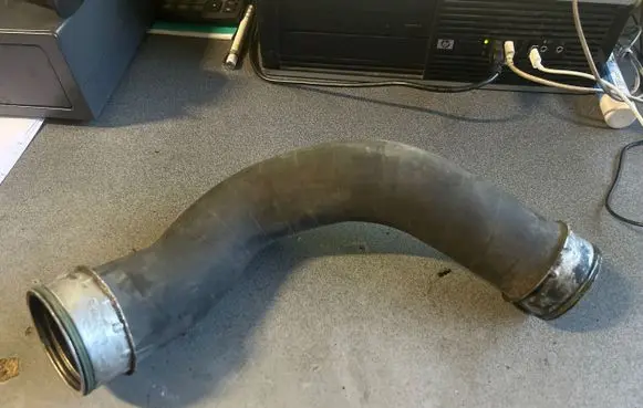 Volkswagen Transporter - Caravelle T5 Intercooler hose/pipe S4074C