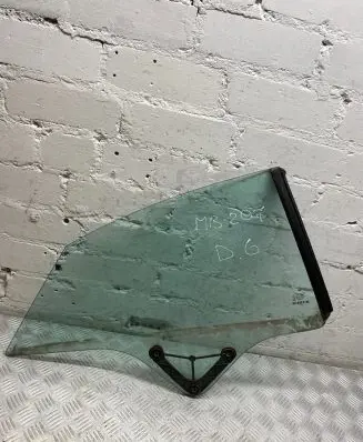 Mercedes-Benz E C207 W207 Rear side window