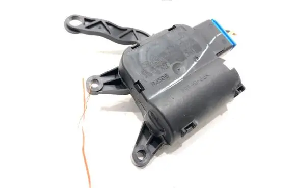 Volkswagen Jetta V Air flap motor/actuator 0132801341
