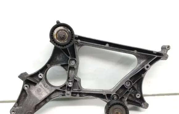 Mercedes-Benz E W212 Generator/alternator bracket A6512011109