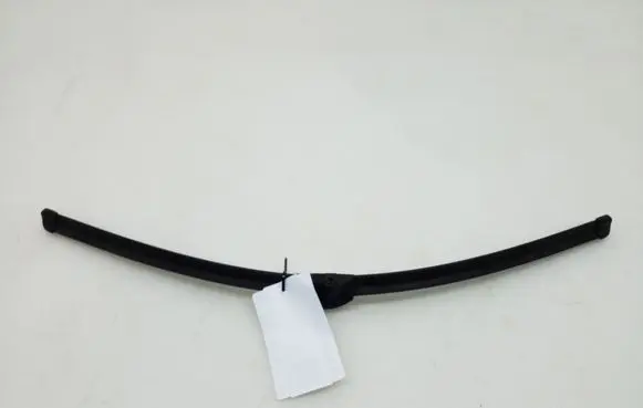 Front wiper blade arm
