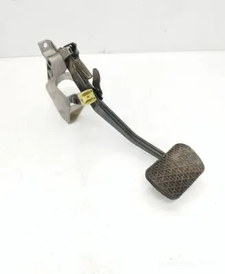 Mercedes-Benz E W210 Brake pedal A2022901619 417511