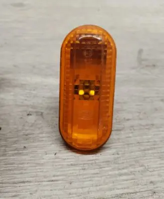 Front fender indicator light