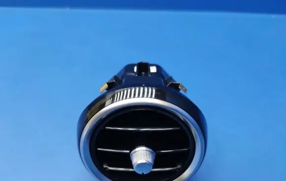 Mercedes-Benz C W205 Dash center air vent grill A2058300201
