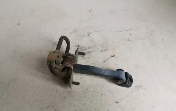 Volvo XC90 Front door check strap stopper 30661410
