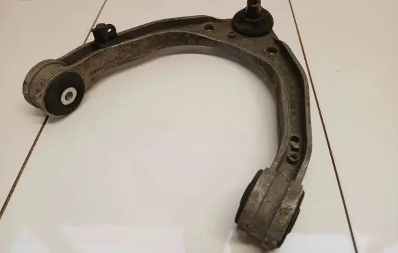 Volkswagen Touareg I Front lower control arm/wishbone 7L0407047A