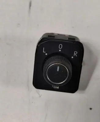 Volkswagen PASSAT B8 Wing mirror switch 3G0959565A