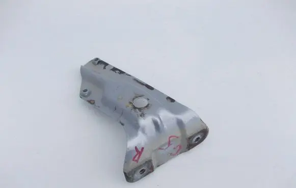 Volkswagen Golf V Fender mounting bracket 1K6821136