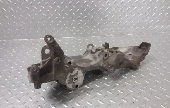 Mitsubishi Outlander Generator/alternator bracket 9661297180