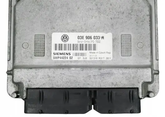 Skoda Fabia Mk1 (6Y) Engine control unit/module 03E906033A 5WP4422402