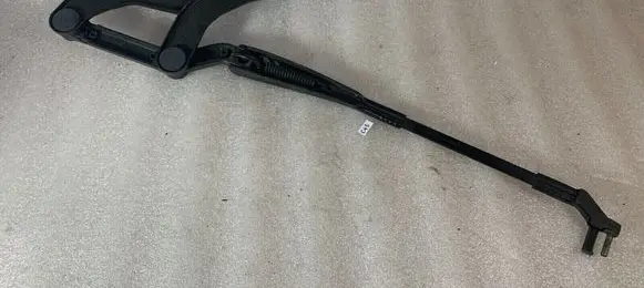 Mercedes-Benz E W211 Front wiper blade arm A2118200744
