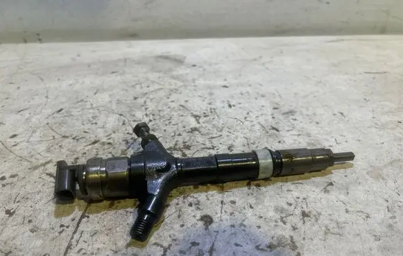 Fuel injector