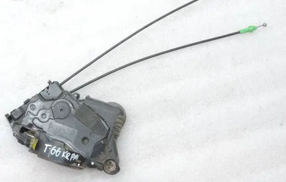 Toyota Yaris Front door lock 690400D140