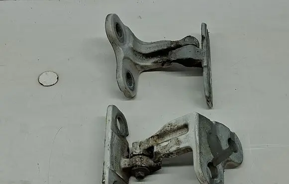 Jaguar XE Front door hinge set 