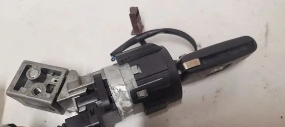 Citroen C5 Ignition lock 9663123380