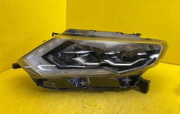 Nissan X-Trail T32 Headlight/headlamp 1638362639