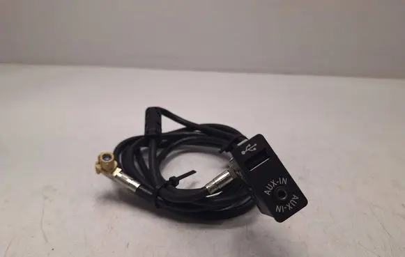 BMW 5 F10 F11 AUX in-socket connector 84109237653 84109129651 61319138500