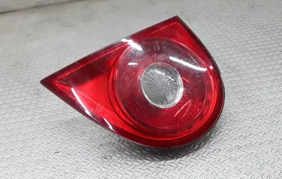 Volkswagen Golf V Tailgate rear/tail lights 1K6945094G