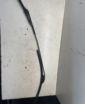 Renault Trafic II (X83) Front wiper blade arm 80005697B