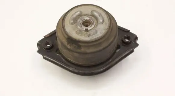 Mercedes-Benz ML W164 Engine mount bracket A2512403117