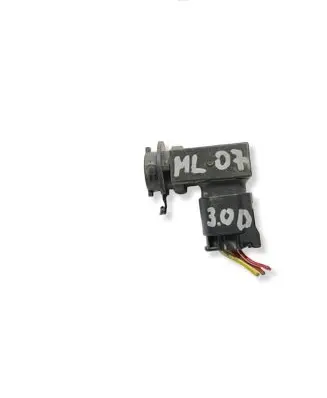 Mercedes-Benz ML W164 Air quality sensor 1698300272 982385