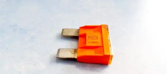 Volkswagen Golf IV Fuse D3902 32V