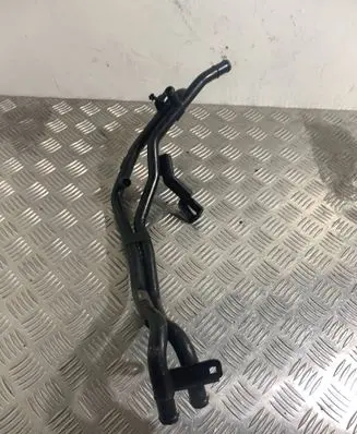 Volkswagen Touareg II Engine coolant pipe/hose 7P6121070AJ