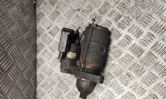Toyota Avensis T270 Starter motor ts24e30