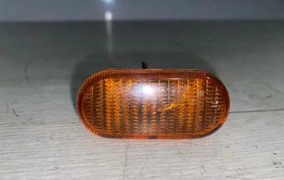 Renault Scenic I Front fender indicator light 7700822136