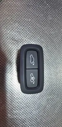 Volvo XC60 Tailgate/boot open switch button 31674801