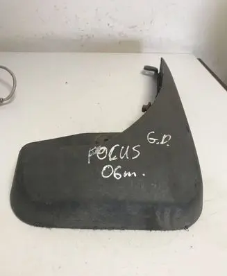 Ford Focus Rear mudguard 3M5J16A262AB