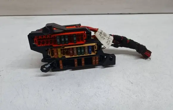 Audi A5 8T 8F Fuse module 8K0941824B