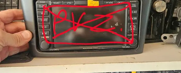 Radio/GPS head unit trim