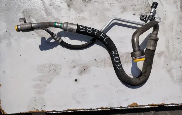 BMW 1 E81 E87 Air conditioning (A/C) pipe/hose 698930904