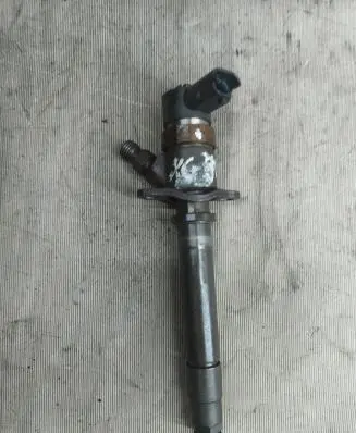 Volvo XC90 Fuel injector 8658352