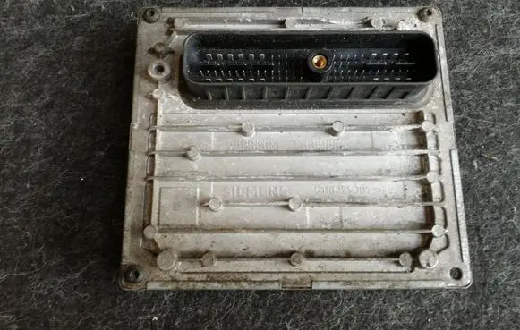Ford Focus Engine control unit/module 4M5112A650HF 9AYF