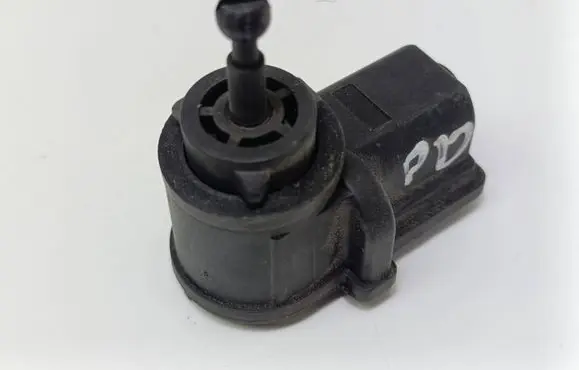 Volkswagen Golf IV Headlight level adjustment motor