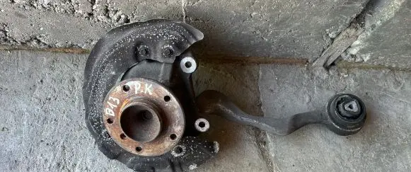 BMW 1 E82 E88 Front wheel hub spindle knuckle 6764443 31216764443