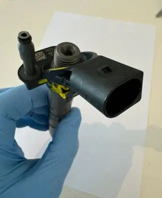 Mercedes-Benz C W204 Fuel injector A6420701187 6420701187