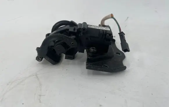 Mercedes-Benz Vito Viano W639 Vent window/glass motor A6398200542