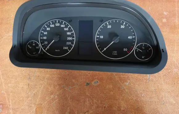 Mercedes-Benz A W169 Speedometer (instrument cluster) A1695405347