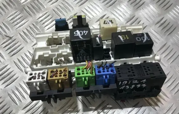 Seat Ibiza II (6k) Fuse box set 6k0937545a