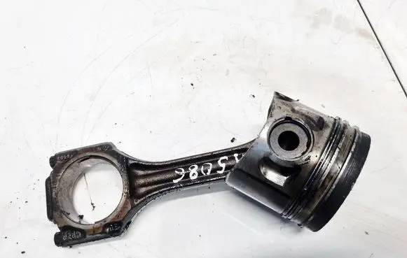 Volkswagen PASSAT B5 Piston with connecting rod 