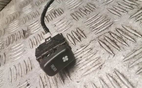 Mitsubishi Pajero Air circulation switch 