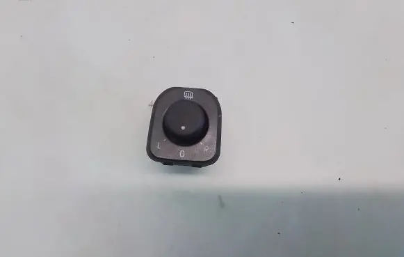 Volkswagen PASSAT B6 Wing mirror switch