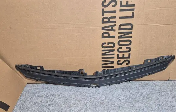 Mercedes-Benz B W246 W242 Front bumper mounting bracket A2468850365 270010003