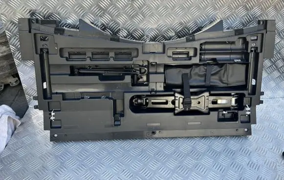 Audi A4 S4 B9 Tool set VW16734