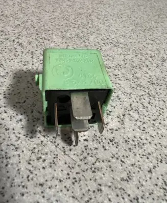 BMW 5 E39 Other relay 8373700