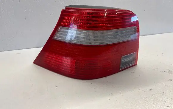 Volkswagen Golf IV Rear/tail lights 1J6945095 377529999