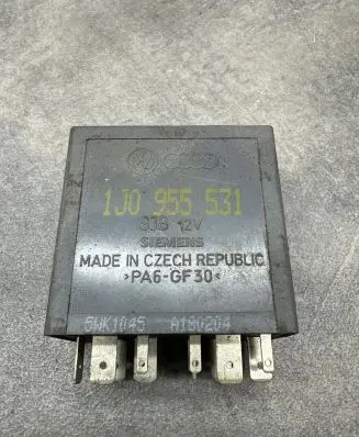 Audi A4 S4 B6 8E 8H Window wiper relay 1J0955531